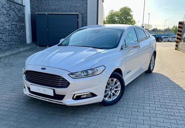 Ford Mondeo cena 51900 przebieg: 187000, rok produkcji 2018 z Stary Sącz małe 562